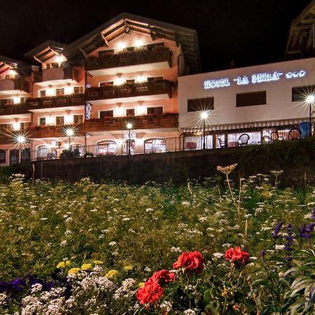 Family Hotel La Perla Fiera Di Primiero Exterior foto